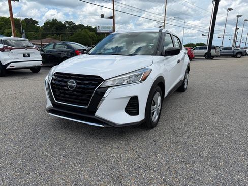 Used 2021 Nissan Kicks S FWD image 10