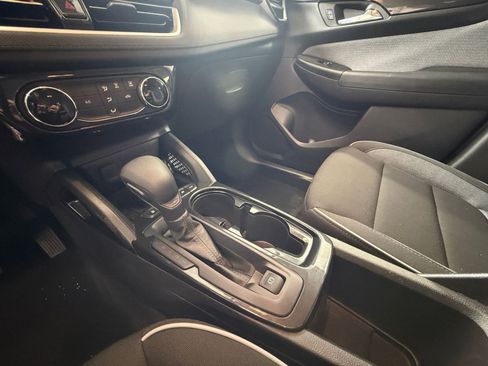 Used 2025 Chevrolet TrailBlazer LT image 39