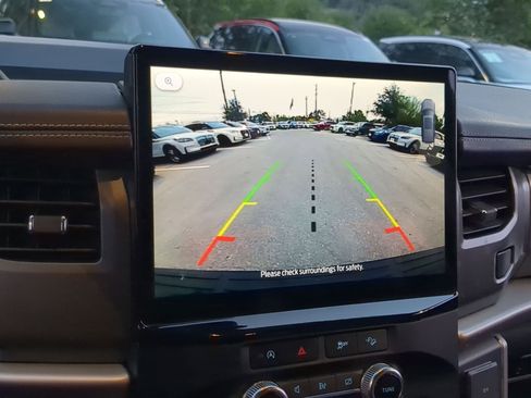 Used 2024 Ford Expedition Max XLT image 16