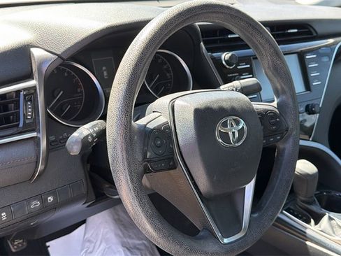 Used 2018 Toyota Camry LE image 12