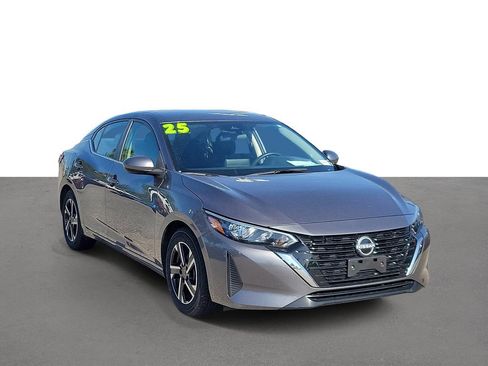 Used 2025 Nissan Sentra SV FWD image 2