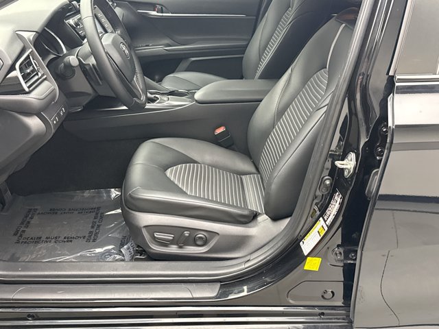 Used 2019 Toyota Camry SE FWD image 11