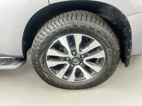 Used 2018 Toyota Sequoia Limited w/ Safety & Convenience Package AWD/4WD image 11