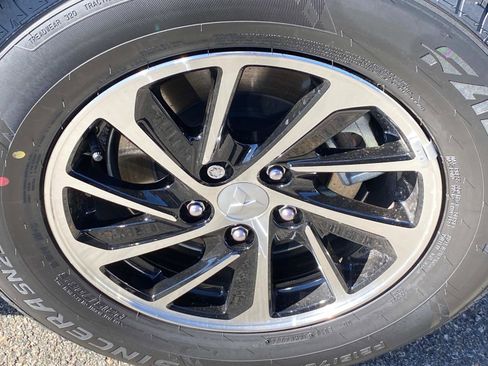 New 2025 Mitsubishi Eclipse Cross ES image 7