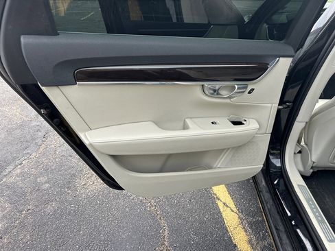 Used 2018 Volvo S90 T5 Momentum w/ Convenience Package AWD/4WD image 23