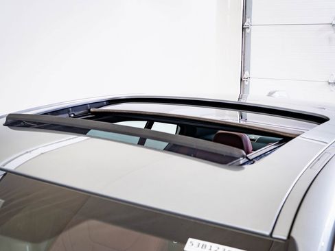 Used 2025 BMW 330i xDrive Sedan image 14