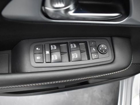 New 2026 Chrysler Pacifica Limited image 13