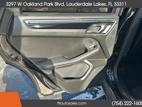Used 2017 Porsche Macan S AWD/4WD image 23