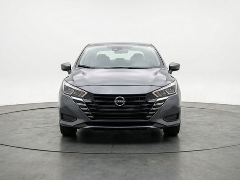 Used 2025 Nissan Versa SV FWD image 2