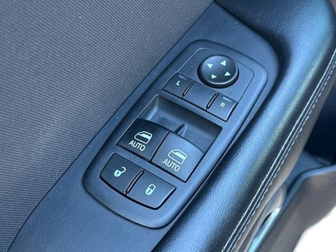 Used 2016 Dodge Challenger SXT image 12