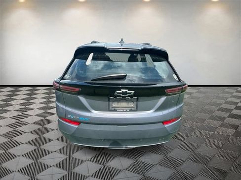 Used 2022 Chevrolet Bolt EUV LT w/ Driver Confidence Package FWD image 4