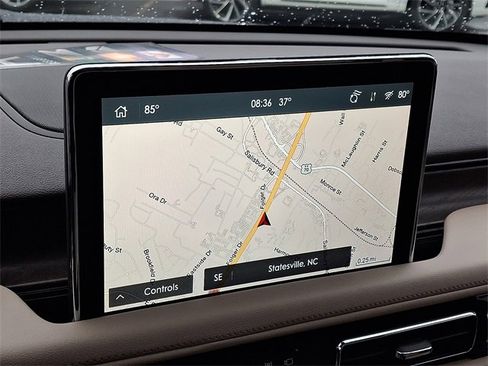 Certified 2024 Lincoln Aviator Reserve w/ Equipment Group 201A image 17