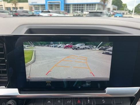 Used 2022 Chevrolet Silverado 1500 LT AWD/4WD image 26