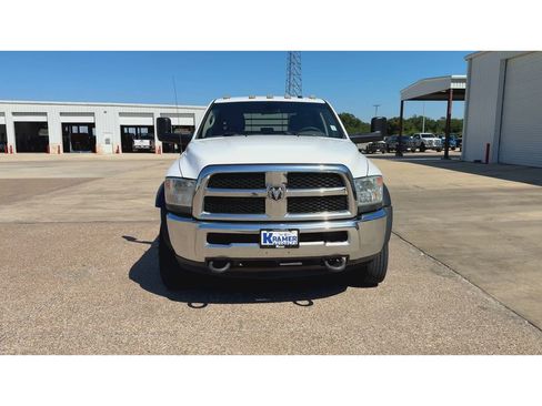 Used 2018 RAM 4500 Tradesman w/ Chrome Appearance Group AWD/4WD image 3