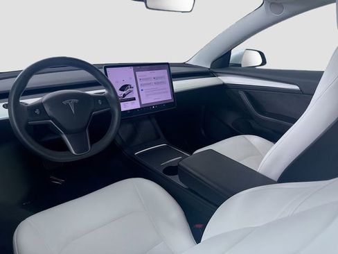 Used 2023 Tesla Model 3 Standard Range image 22