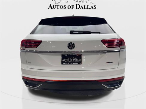 Used 2022 Volkswagen Atlas Cross Sport SE w/ Panoramic Sunroof Package image 7