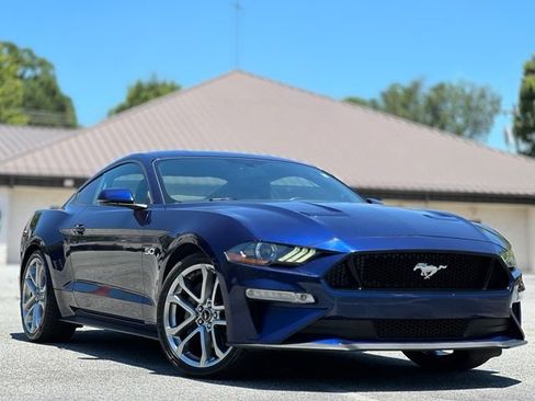 Used 2019 Ford Mustang GT Premium w/ Equipment Group 401A RWD image 3
