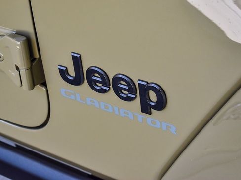 New 2026 Jeep Gladiator Willys image 9