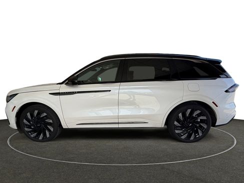 Used 2024 Lincoln Nautilus Black Label w/ Jet Appearance Package (87T) AWD/4WD image 2