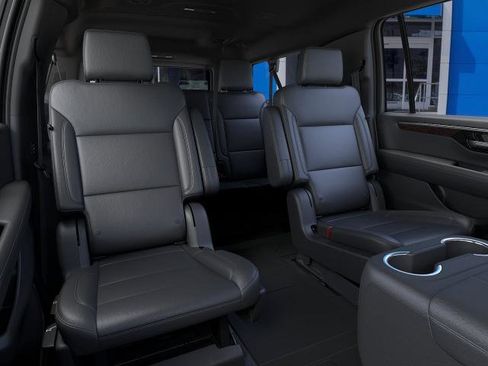New 2026 Chevrolet Suburban LT RWD image 17