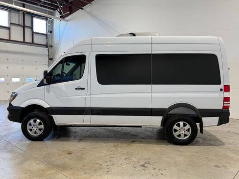 Used 2017 Mercedes-Benz Sprinter 2500 image 10