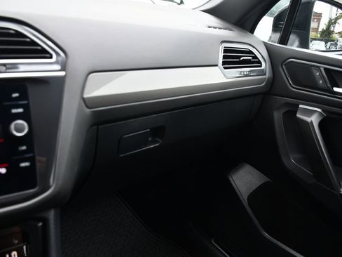 Used 2022 Volkswagen Tiguan SE R-Line AWD/4WD image 34