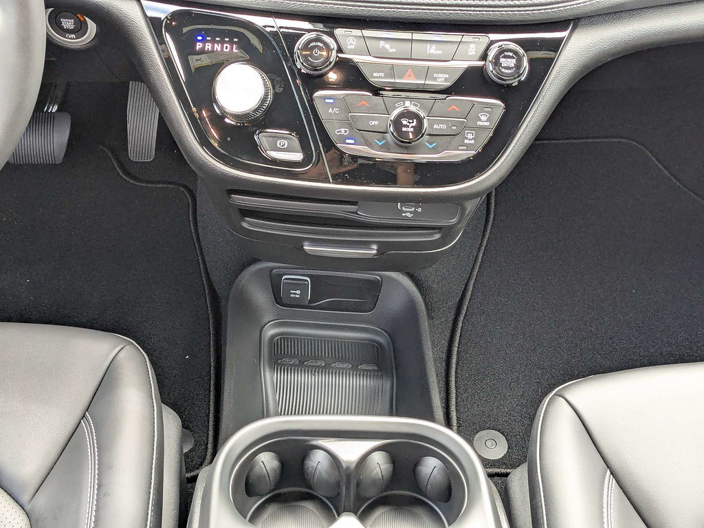 New 2027 Chrysler Pacifica Select FWD image 19