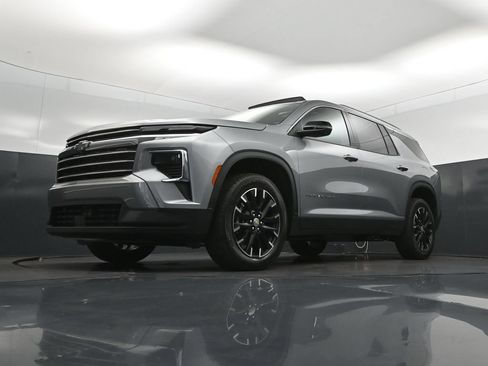 New 2026 Chevrolet Traverse LT w/ Sun and Wheel Package FWD image 38