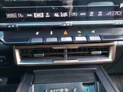 Used 2024 GMC Hummer EV 3X w/ LPO, Illumination Package AWD/4WD image 55