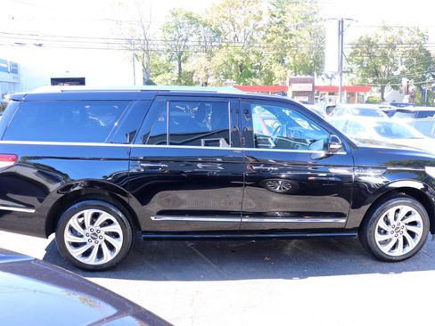 Used 2024 Lincoln Navigator L 4WD image 6