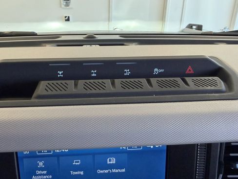 Used 2022 Ford Bronco Wildtrak image 19