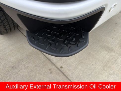 Used 2018 Chevrolet Silverado 1500 High Country image 39