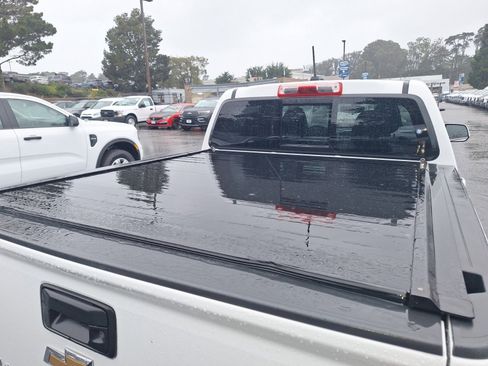 Used 2017 Chevrolet Colorado LT w/ LT Convenience Package image 6