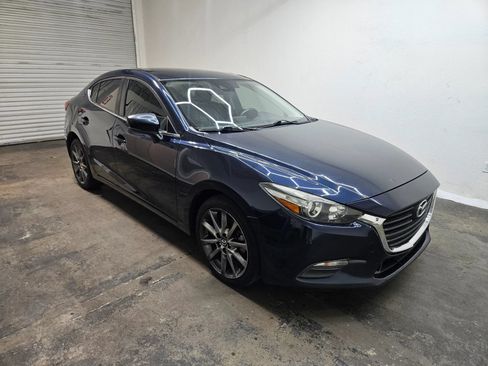 Used 2018 MAZDA MAZDA3 Touring FWD image 1