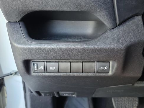 Used 2020 Toyota RAV4 XLE w/ Convenience Package FWD image 23
