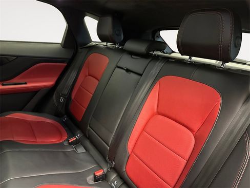 Used 2019 Jaguar F-PACE R-Sport image 13