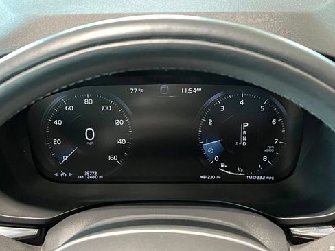 Used 2021 Volvo XC60 T6 Momentum w/ Premium Package AWD/4WD image 32