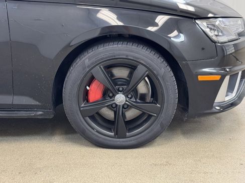 Used 2019 Audi A4 2.0T Premium w/ Convenience Package image 4