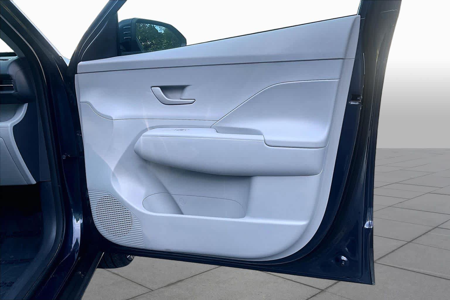 Used 2025 Hyundai Kona SE FWD image 23