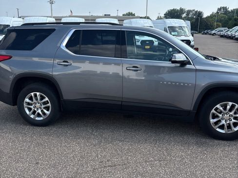 Used 2019 Chevrolet Traverse LT w/ LPO, Floor Liner Package AWD/4WD image 2