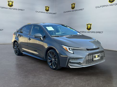 Used 2024 Toyota Corolla SE FWD image 3