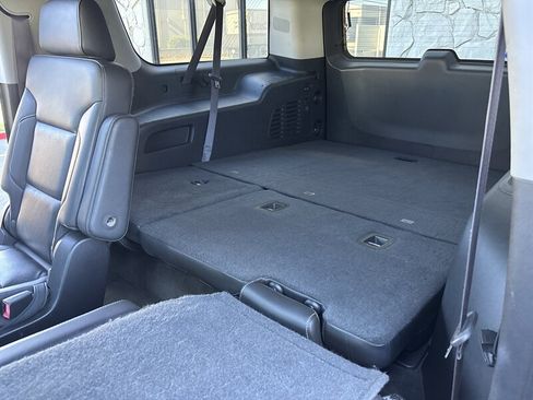 Used 2015 Chevrolet Suburban LTZ RWD image 29