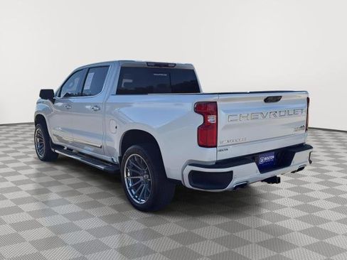 Used 2022 Chevrolet Silverado 1500 High Country w/ Z71 Off-Road Package image 3