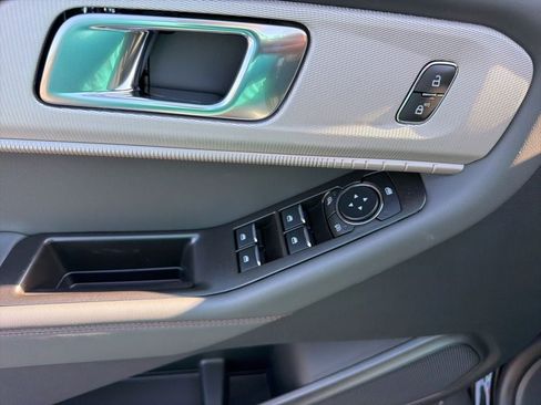 New 2026 Ford Explorer Active RWD image 13