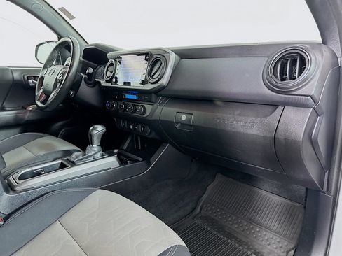 Used 2021 Toyota Tacoma TRD Sport AWD/4WD image 28