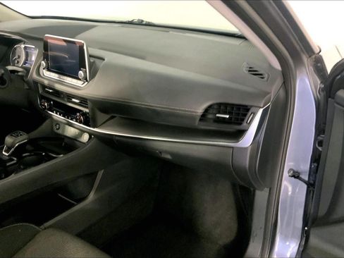 Used 2025 Nissan Rogue SV AWD/4WD image 16
