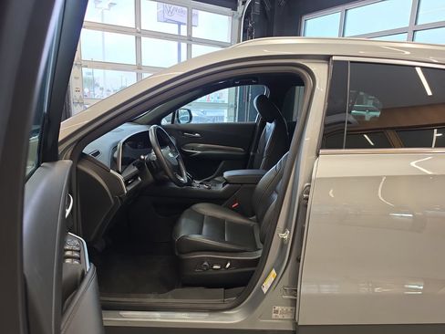 Used 2025 Cadillac XT4 Premium Luxury FWD image 13