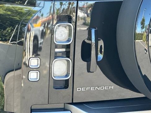 Used 2023 Land Rover Defender 110 V8 AWD/4WD image 26