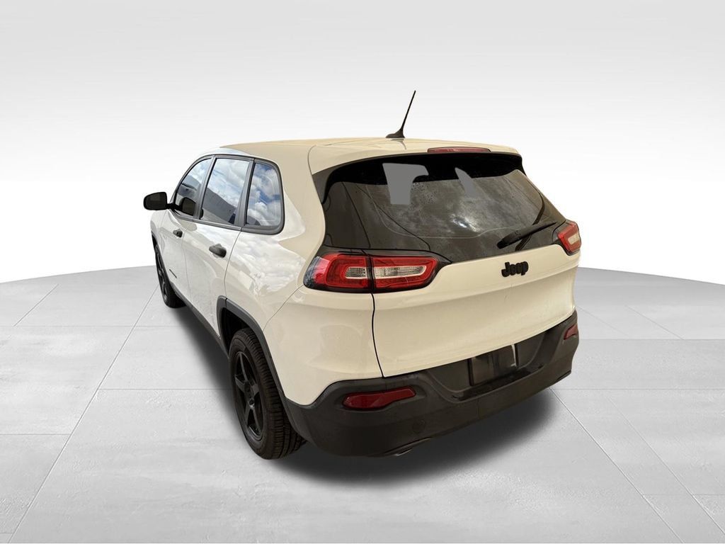 Used 2017 Jeep Cherokee Sport FWD image 7