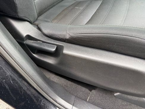 Used 2019 Honda CR-V LX image 43